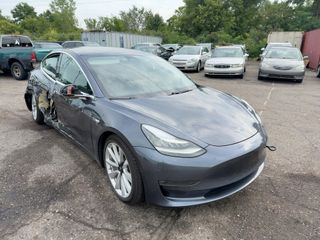 2020 Tesla Model 3 Performance - Exterior Front Right Corner Image